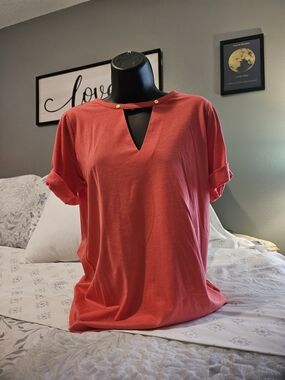 Michael Kors Coral Short Sleeve Keyhole Top with Gold Accents